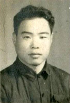 王瑞年轻时的照片.jpg